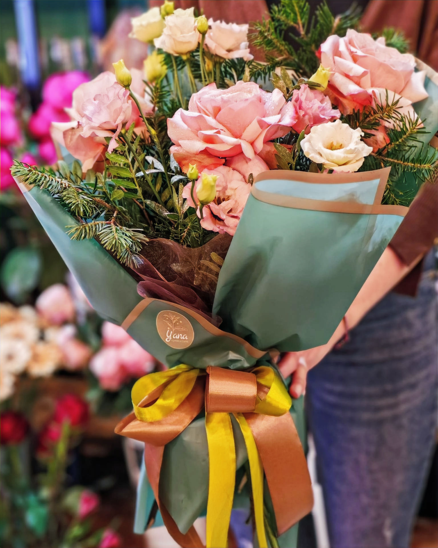 Buchet de flori cu livrare gratuita in Iasi -Florarie Iasi - Floraria Yana Iasi 