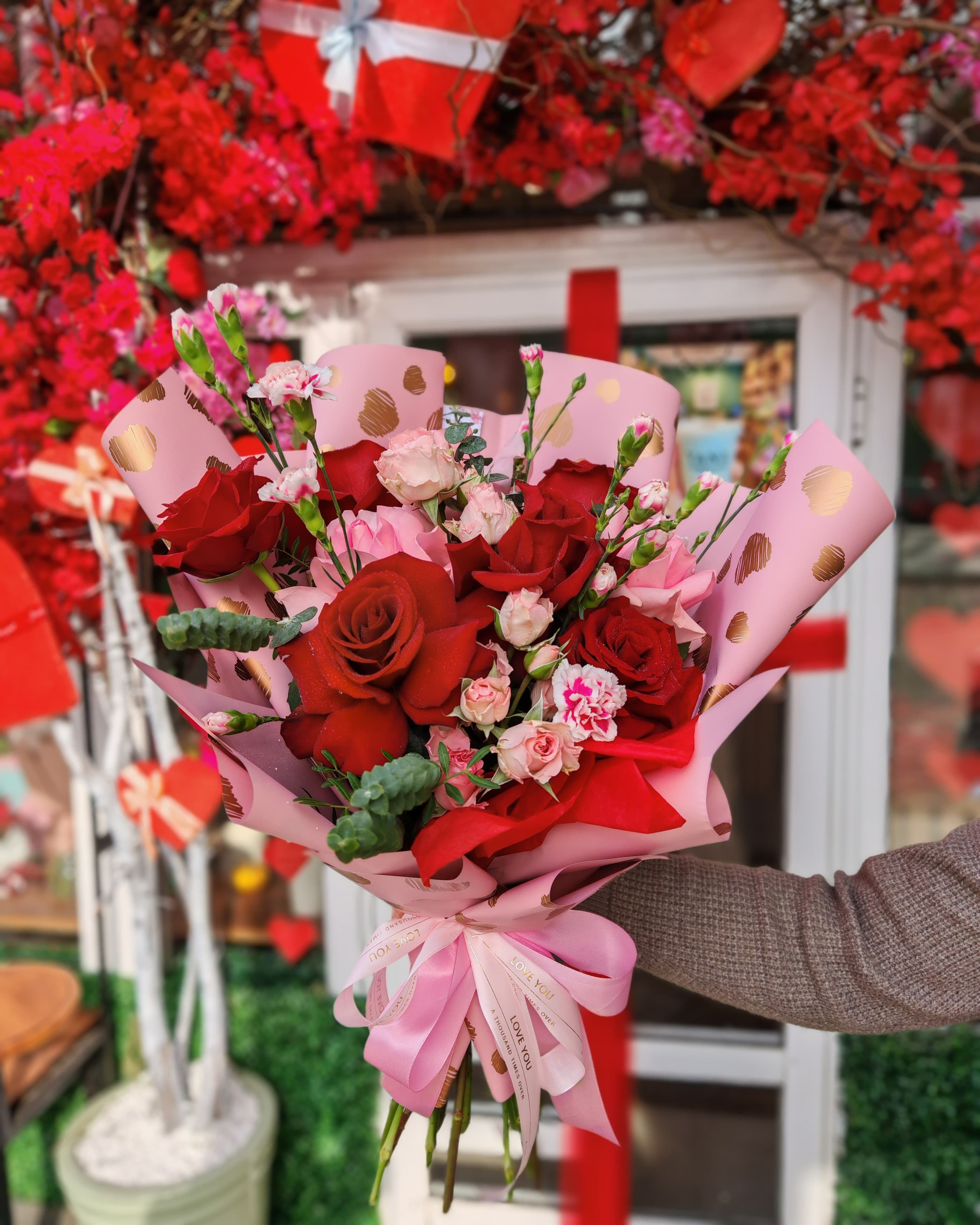 Buchet de flori cu livrare gratuita in Iasi -Florarie Iasi - Floraria Yana Iasi