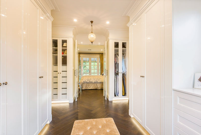 Jansz, bed one and robe
