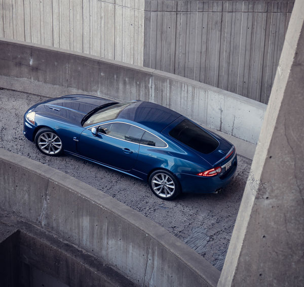 Jaguar XKR.jpg