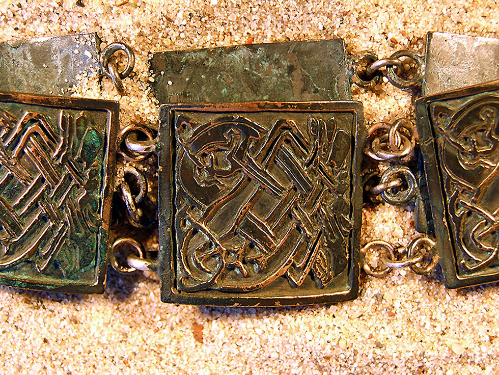 Bronzeschmuck, Armband, keltisches Motiv