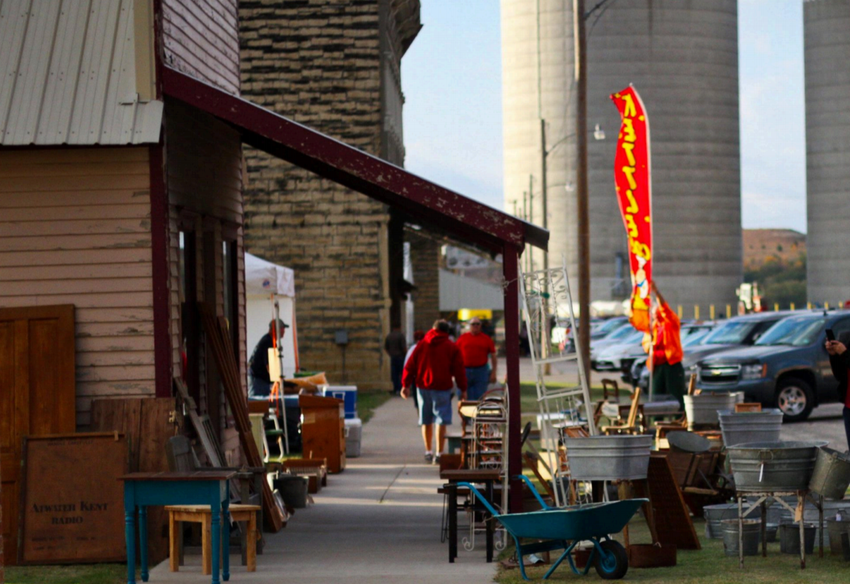 Home / luraycraftique