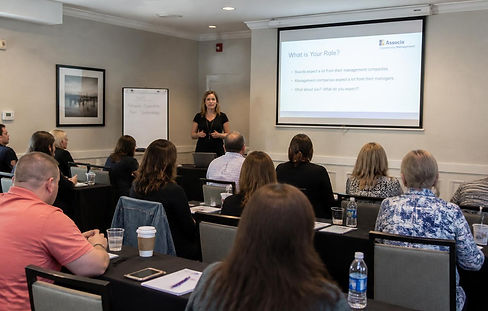 seminar-CWjA8rcV.jpg