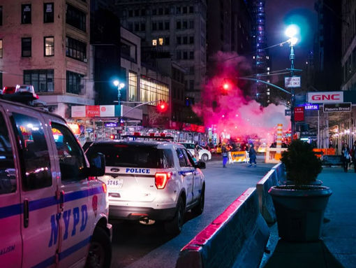 POLICIE ZASAHUJE: První zatčení v případu andělských útoků, strach ve městě však přetrvává