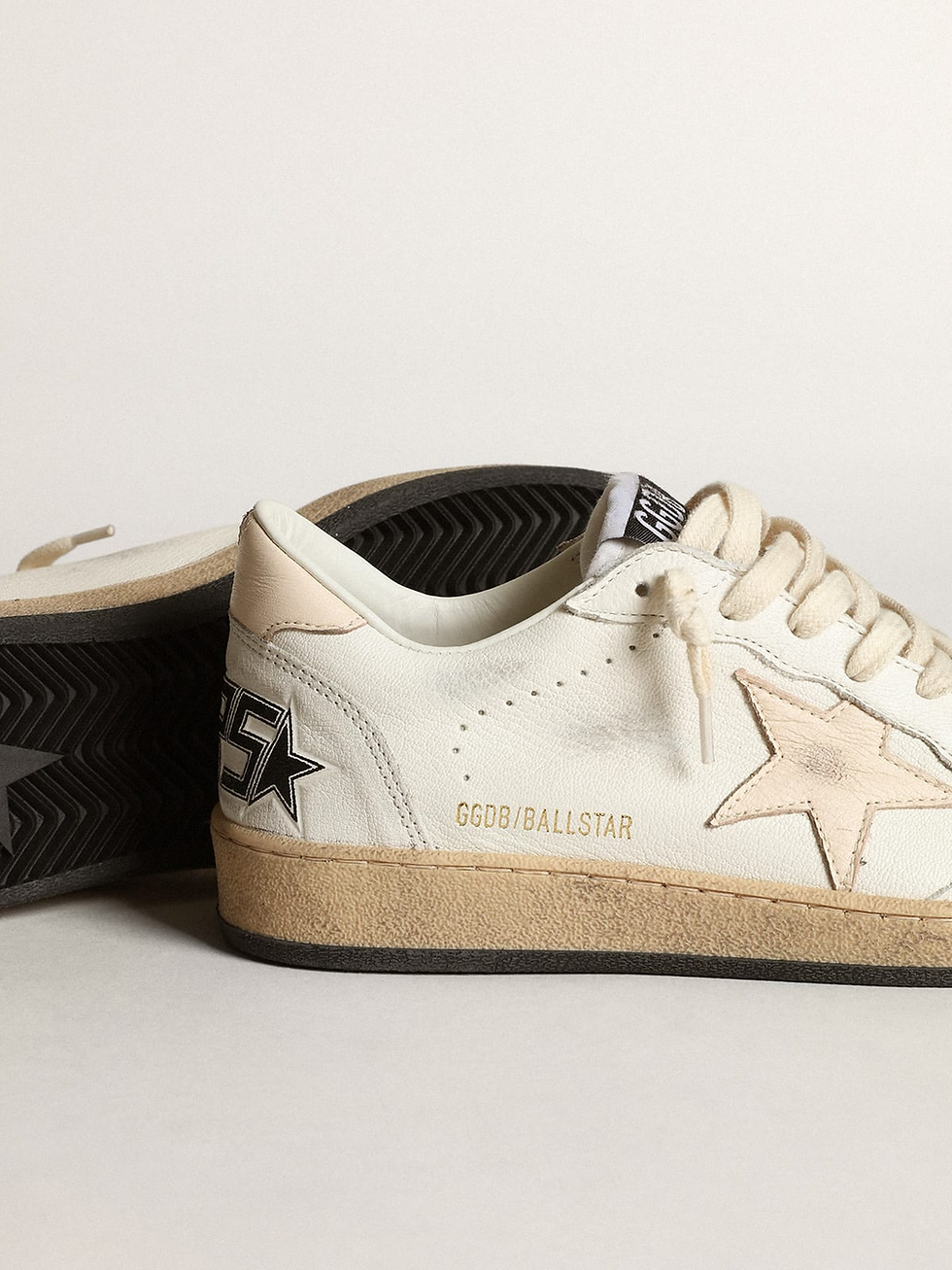 Thumbnail: GOLDEN GOOSE BALLSTAR SALMON STAR