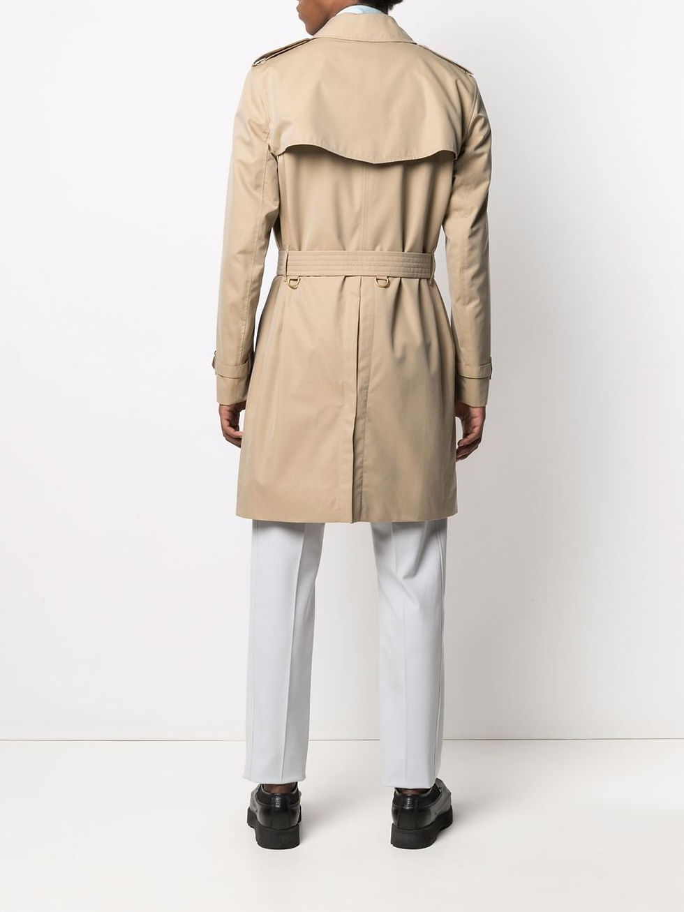 Thumbnail: BURBERRY
THE REGULAR KENSINGTON HERITAGE TRENCH COAT
HONEY