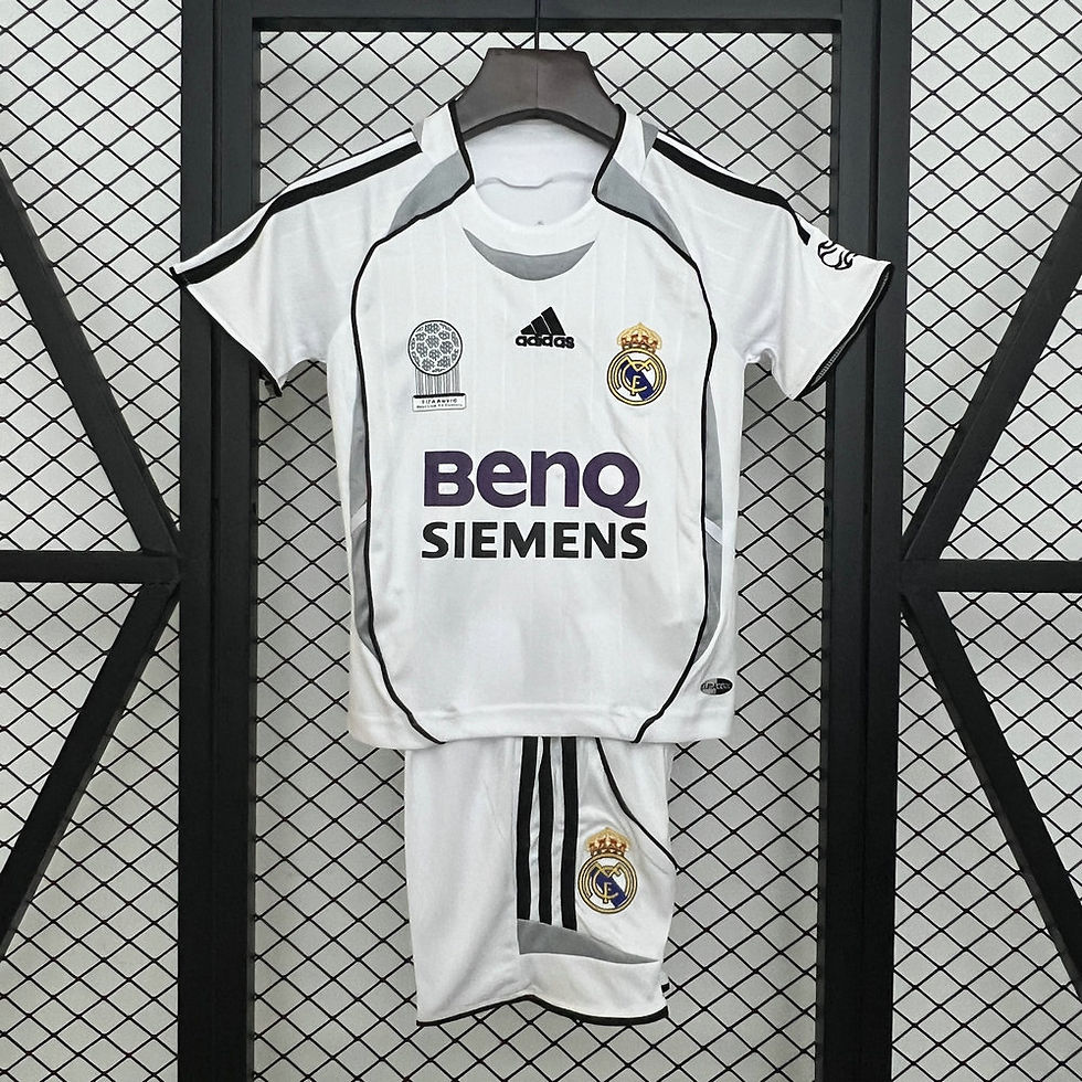 Thumbnail: REAL MADRID 06/07 RETRO HOME JERSEY