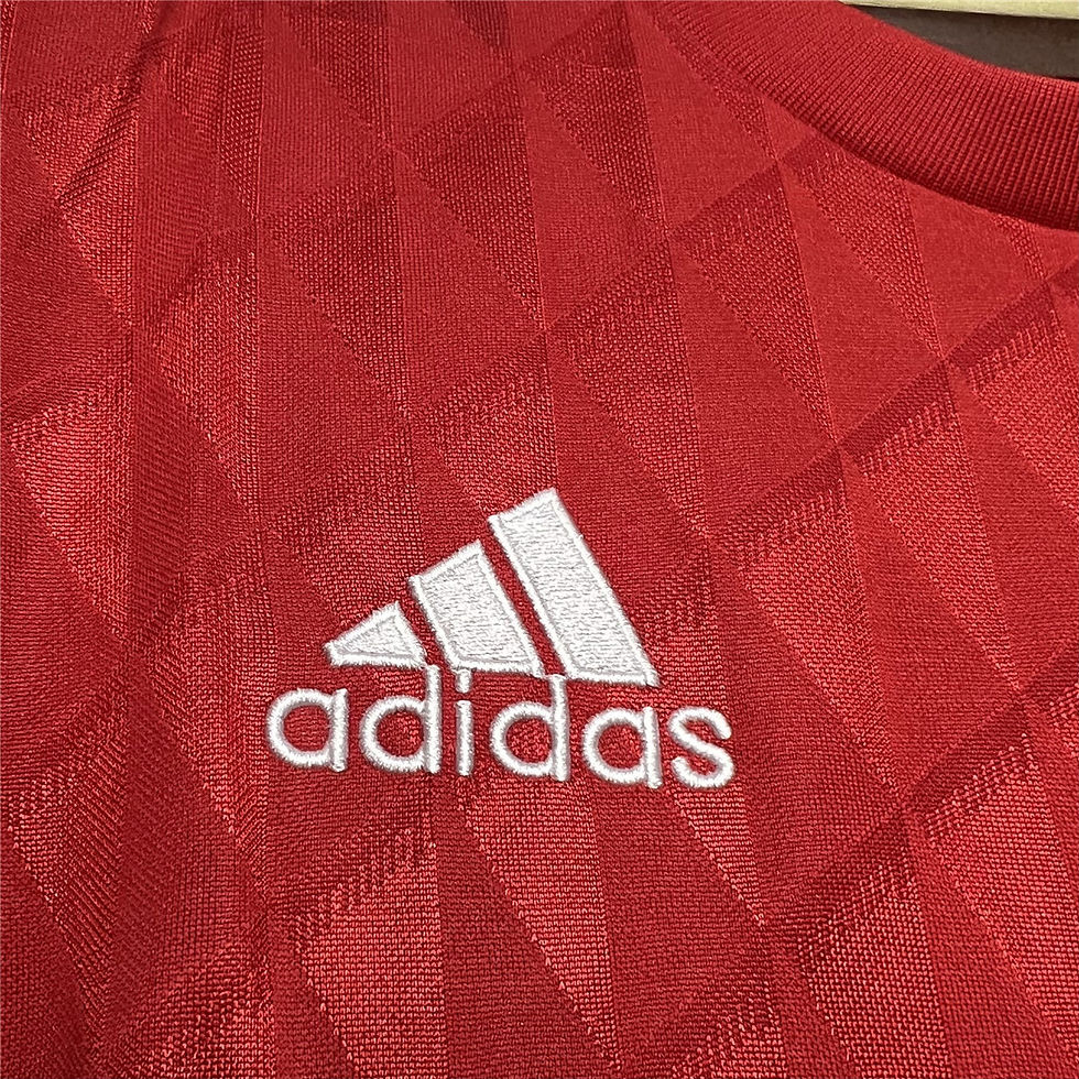 Thumbnail: LIVERPOOL 10/11 RETRO HOME JERSEY
