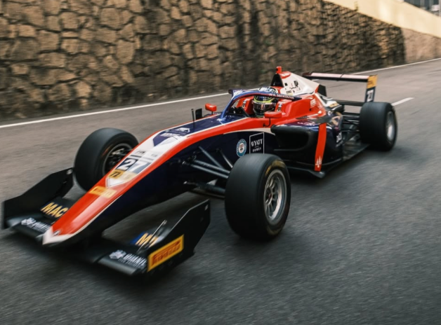 (Image credits to @reza_seewoorunthun on Instagram)