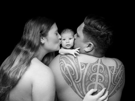 MM Photos high contrast newborn photography in Sydney.