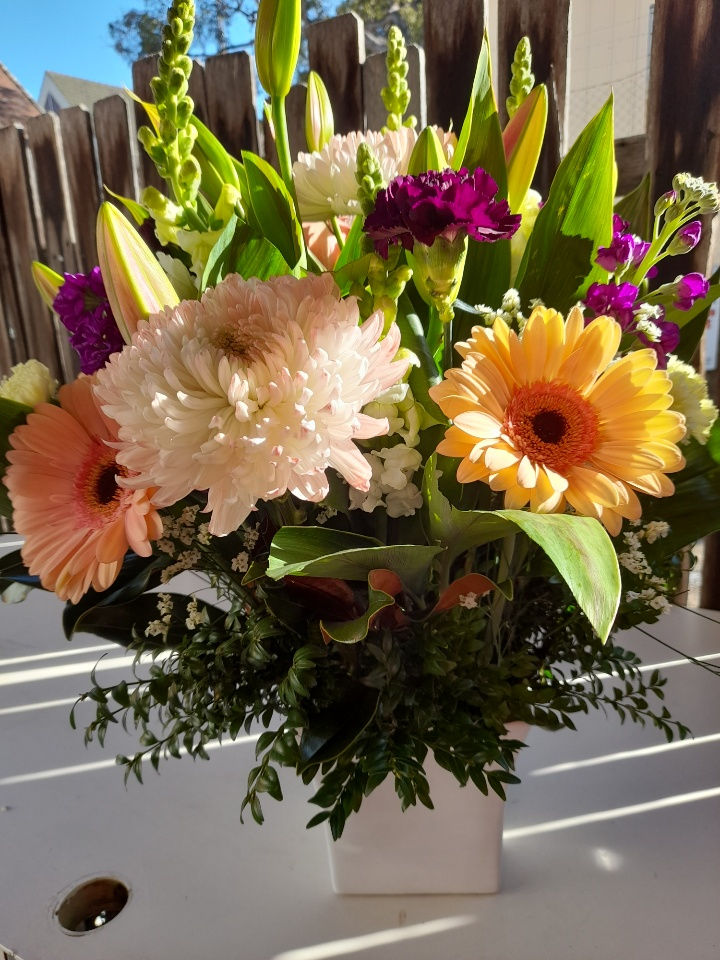 Warringah Florist Just Glowing - Gift Box