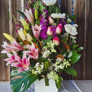 Warringah Florist Graceful Face Arrangement