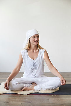 Devpreet, founder of Kundalini Yoga, is a professional trainer, and has been sharing the teachings of Kundalini Yoga for over twelve years.