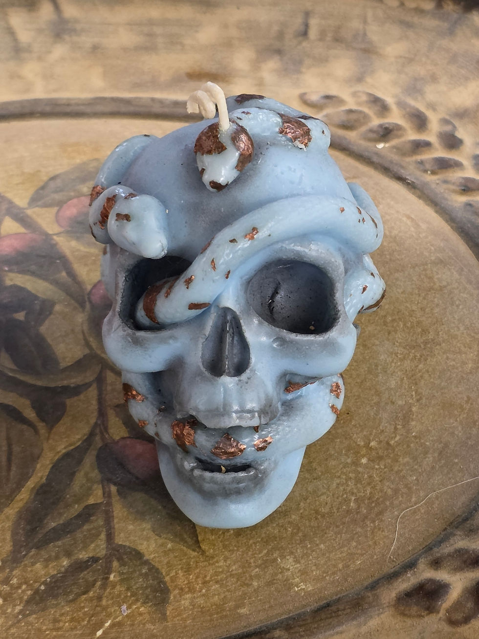 Thumbnail: Foiled Snake Skull Candle