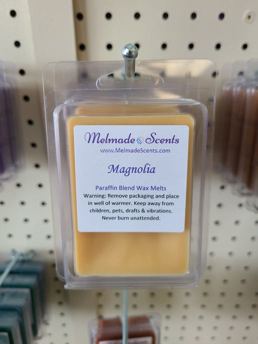 Magnolia Clamshell
