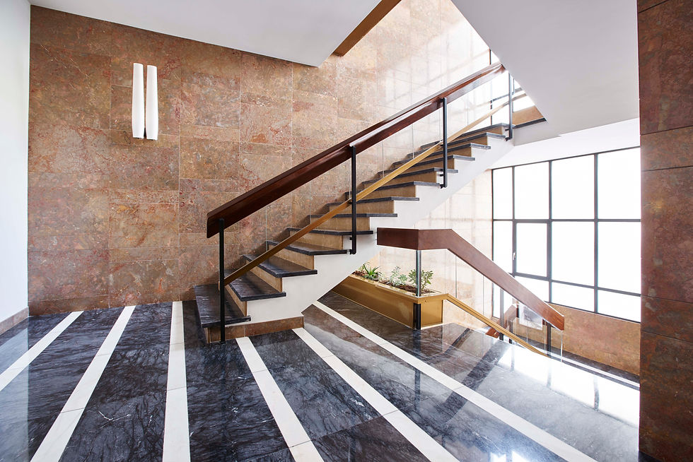 Escada pública acesso escritórios