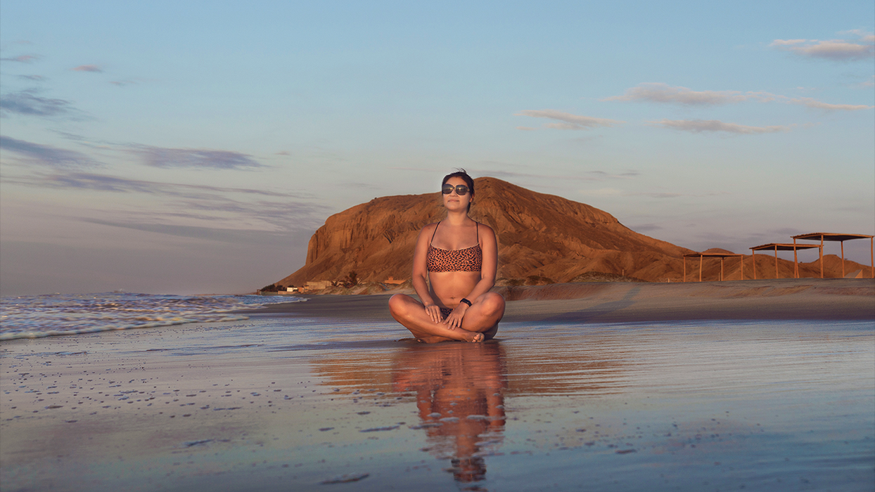 Meditación al atardecer en entorno natural en Piura con experiencia de bienestar en Norte Suites Boutique
