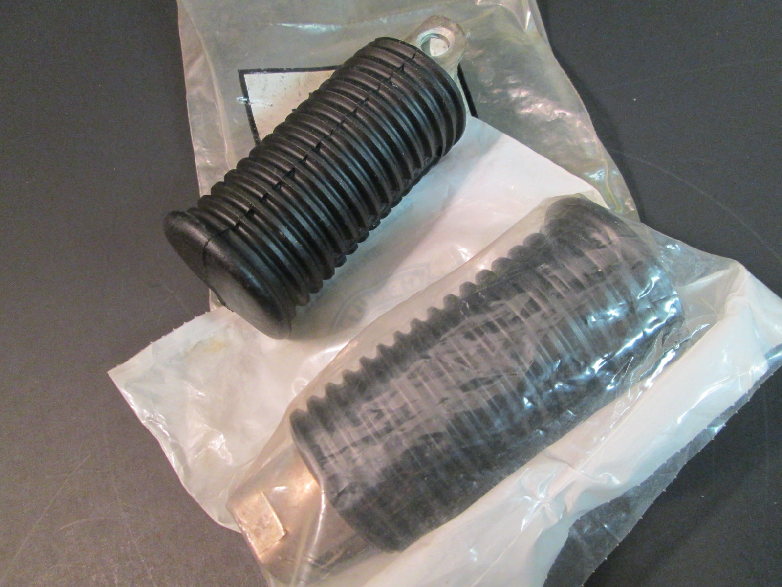 Harley Davidson XR750 Aluminum Foot Pegs & Rubbers