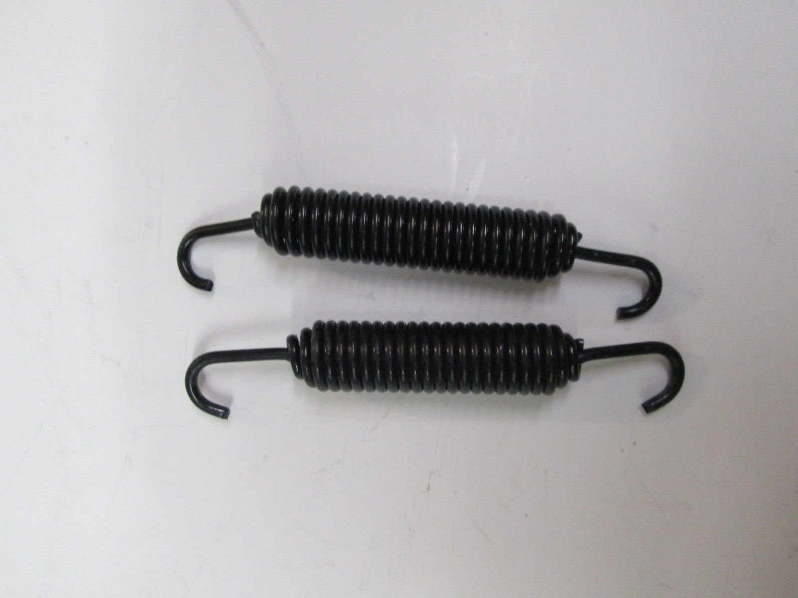XR750 Pair of Oil Tank Springs