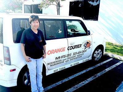 woman+car+Orange+Courier.jpg