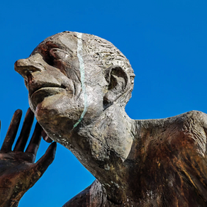 L'écoute profonde représente bien plus qu'une simple perception auditive. Elle est une compétence fondamentale qui transforme la manière dont les individus interagissent avec eux-mêmes et avec les autres.