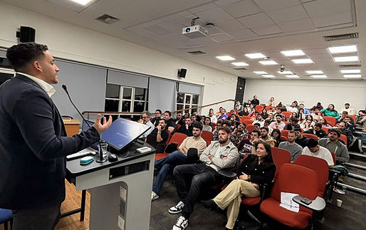 תמונה של WhatsApp 2025-10-20 בשעה 23.21_edited.jpg