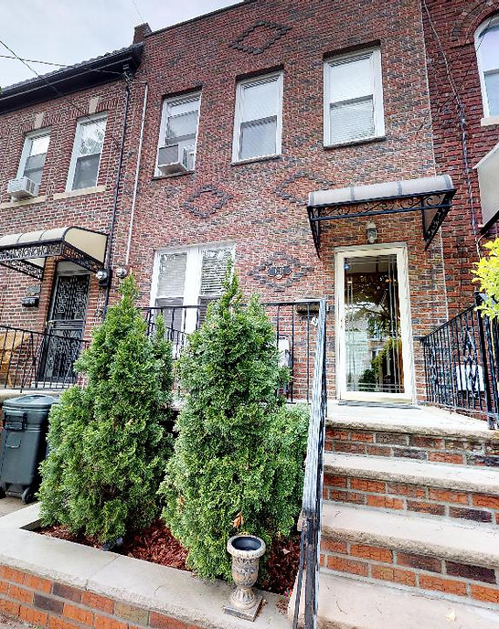 214 Williamsburg Front