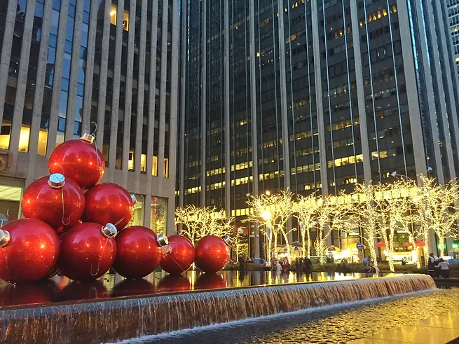 6th Avenue Decorations