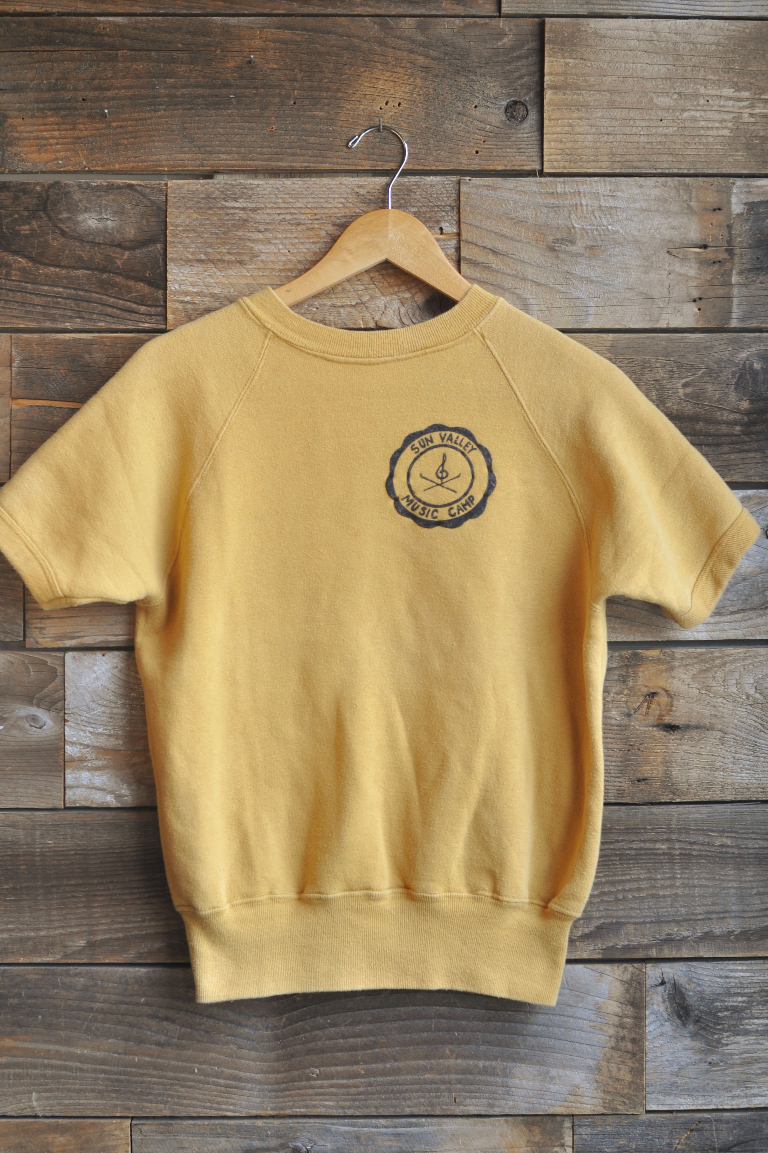 Vintage 60s Yellow Flocked Cotton Sun Valley Idaho SS Sweatshirt | S/M