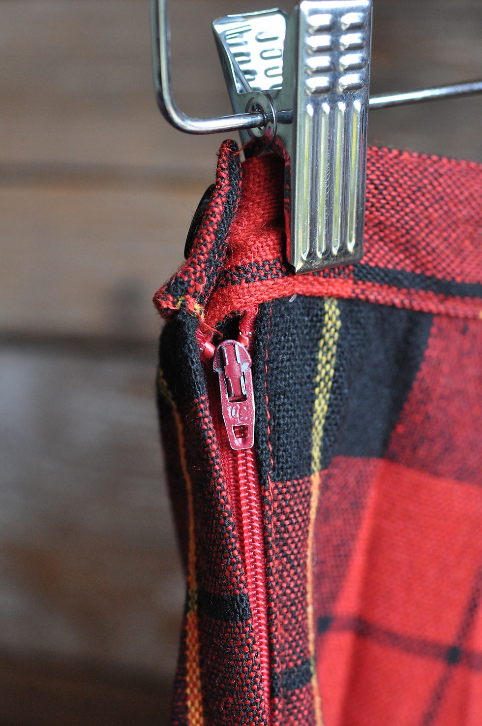 Thumbnail: Zipper Vintage 70s Red Tartan Plaid Wool Skirt