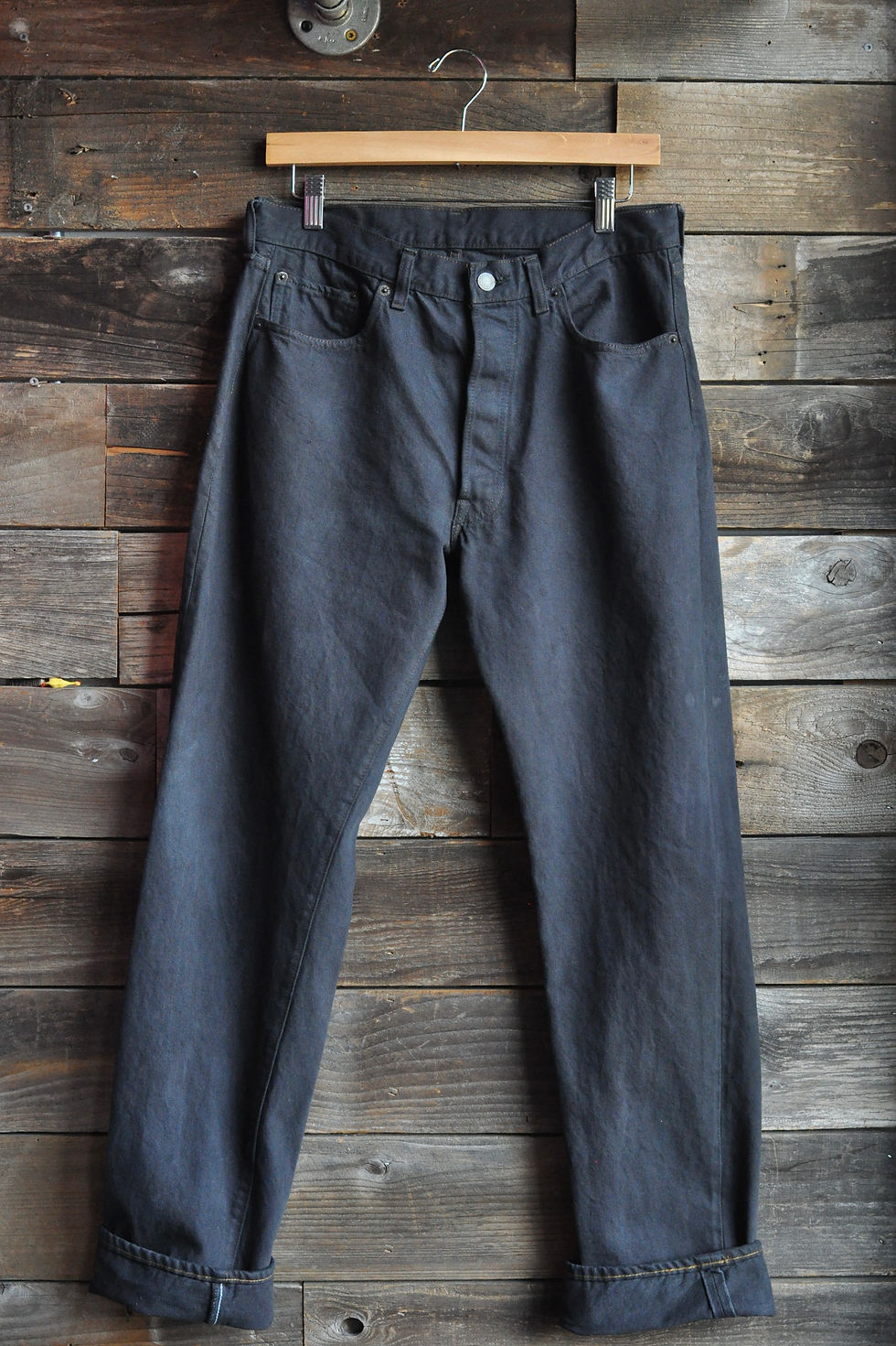 Vintage late 70s 80s Black Overdyed Redline Selvedge 501 Levi’s Jeans | front view of jeans