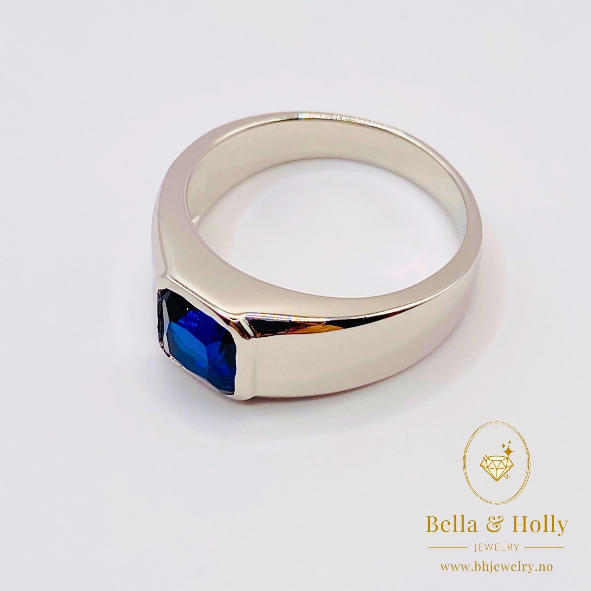 Azure Grace Sapphire Ring – 925 Sterling Silver
