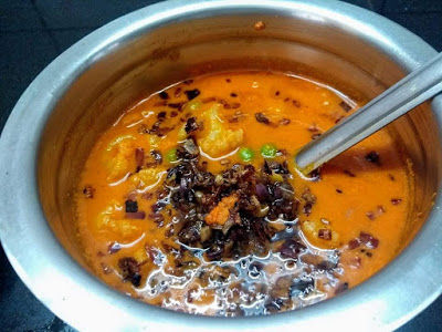 Green Peas and Gobi Ambat / Batani Ambat