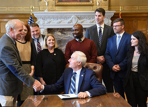 Source: Arkansas Advance Energy Association (Arkansas Solar Access Bill Contract Signing)