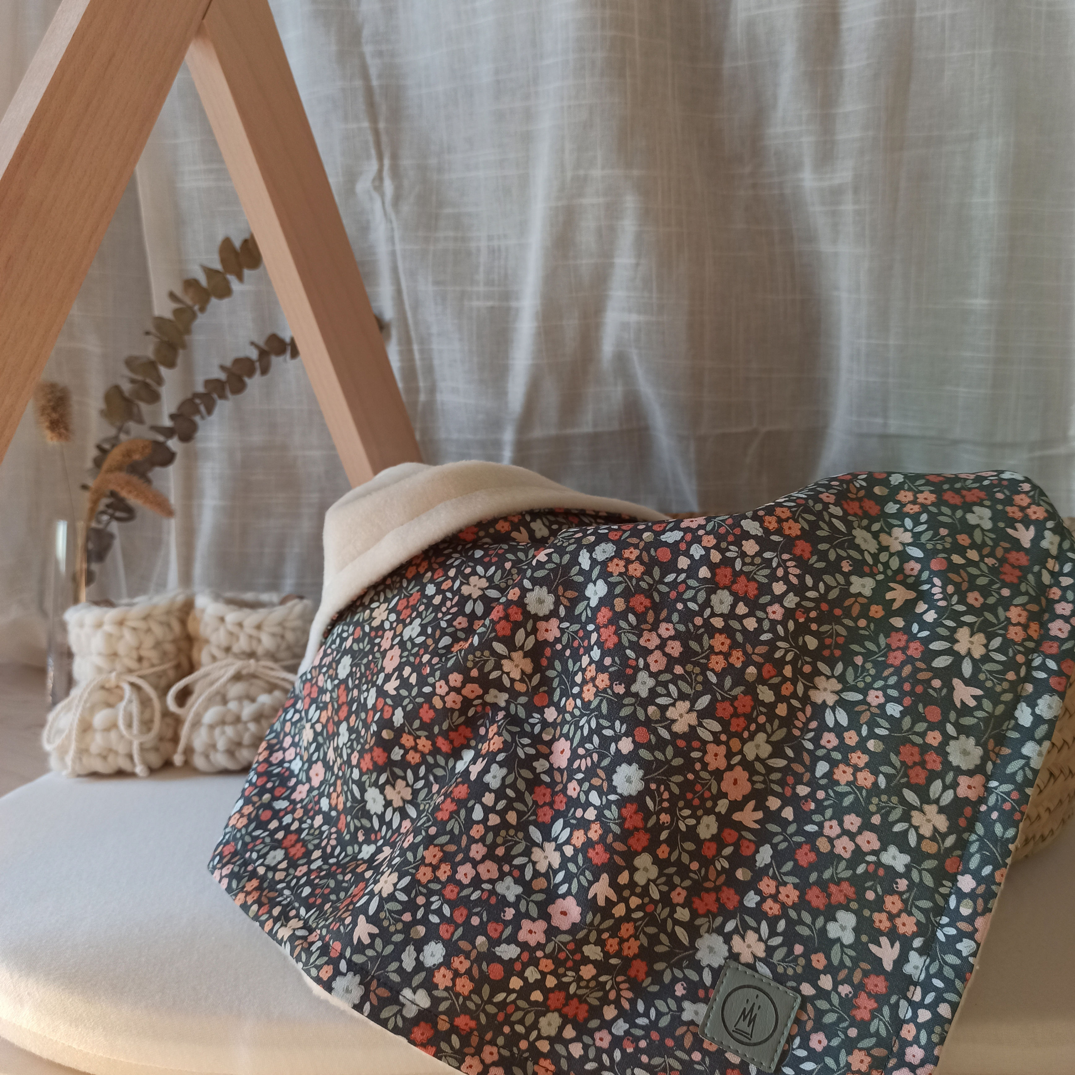 COUVERTURE NAISSANCE HOLIDAY FLORAL (polaire)