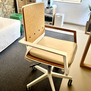 photo of cork office furniture from Portugal