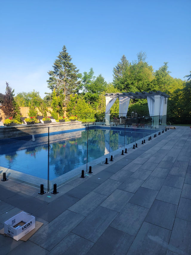 Glass pool enclosure