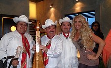 10518319_666446716770806_127793243888381