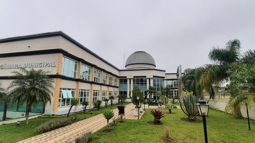 A Comissão Parlamentar de Inquérito tem como objetivo apurar as constantes quedas de energia elétrica registradas no município e os impactos causados à população, ao setor empresarial e ao próprio poder público.