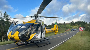 Casal sofre acidente na Estrada da Graciosa e helicóptero da BPMOA é acionado para atendimento 