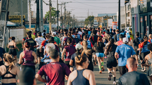 Corrida foi marcada pela integração entre atletas amadores, profissionais, famílias e representantes da terceira idade, mostrando que o esporte é para todos.