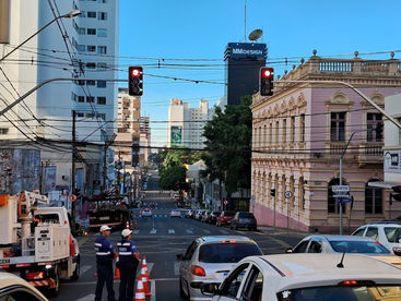 Prefeitura finaliza instalação do semáforo no cruzamento das ruas Augusto Ribas e Doutor Colares