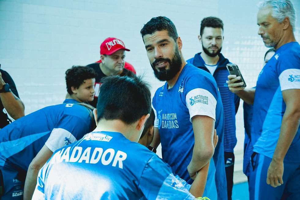 Daniel Dias visita Ponta Grossa para encontro com alunos de projeto de inclusão pela natação