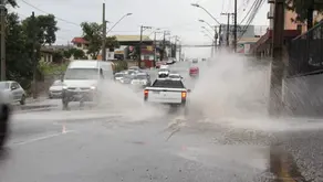 Temporal provoca alagamentos, prejuízos e mobiliza equipes 