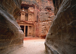 Petra The Treasury Jordan.jpg