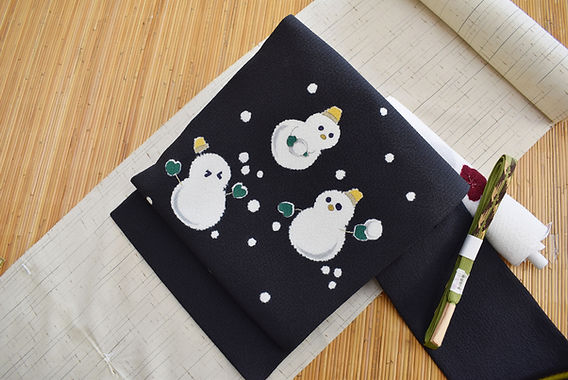 正絹 可愛い雪だるま 絞り染め　作り帯 雪だるま 帯揚げ 正絹 絞り 冬 雪 衿秀 鼠色 着物 帯揚 絞り 上品 帯
