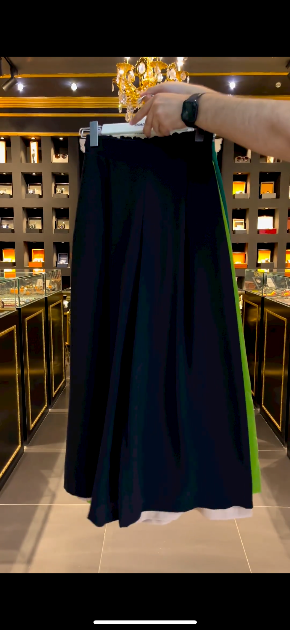 Thumbnail: Wide pants
