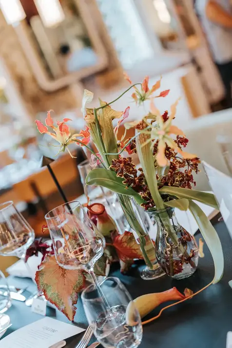 Tropical floral centerpiece for Wedding Claudine event