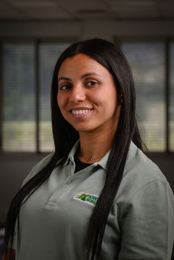 Houria Madani - Stratégie client et Marketing