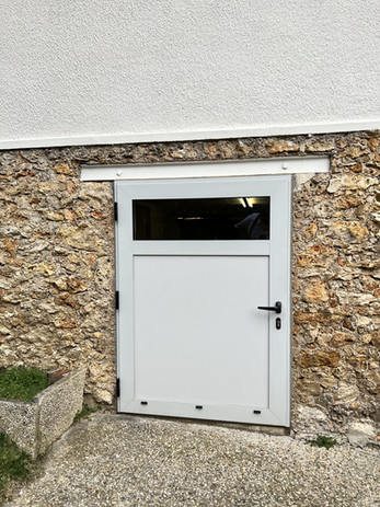 Porte service et cave